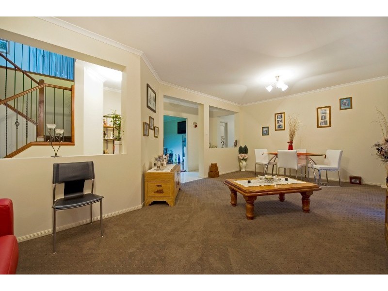 89 Roberts Drive, Maudsland QLD 4210