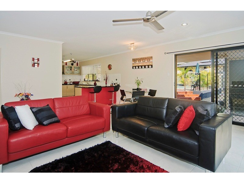 89 Roberts Drive, Maudsland QLD 4210