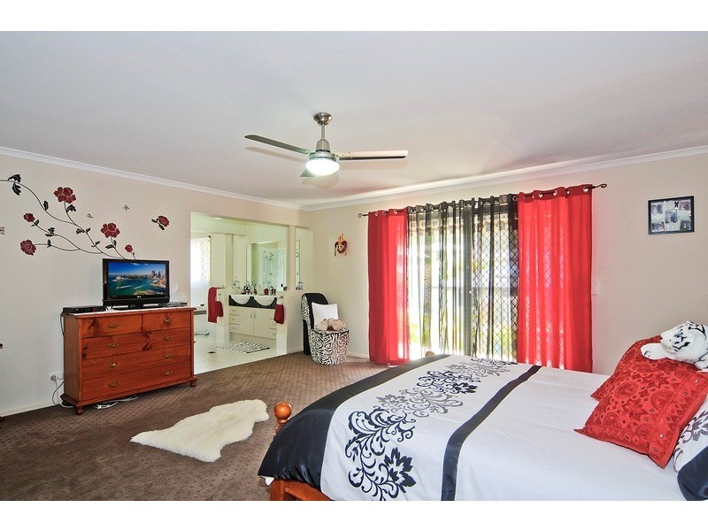 89 Roberts Drive, Maudsland QLD 4210