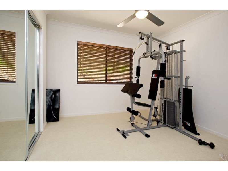 4 Roper Street, Pacific Pines QLD 4211