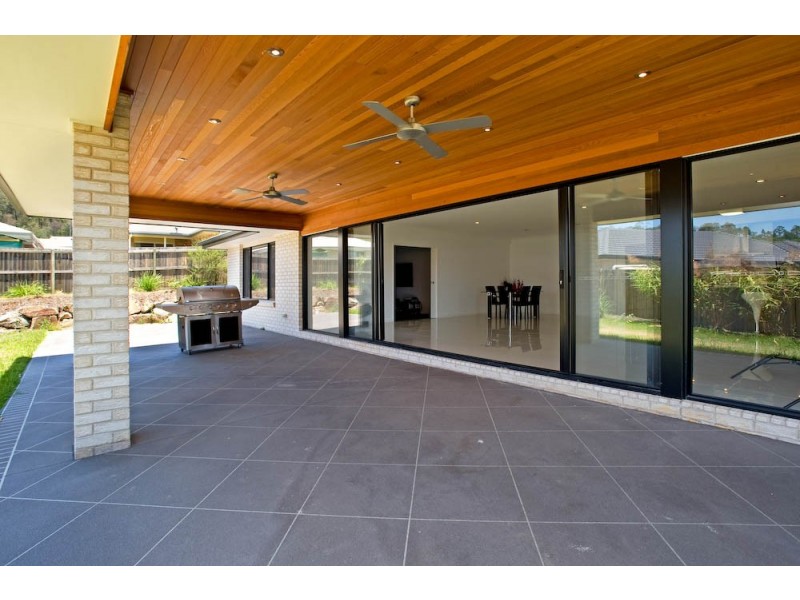 4 Roper Street, Pacific Pines QLD 4211