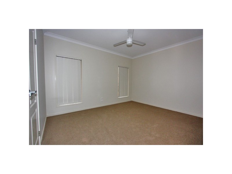 39 FORTESCUE ST, Pacific Pines QLD 4211