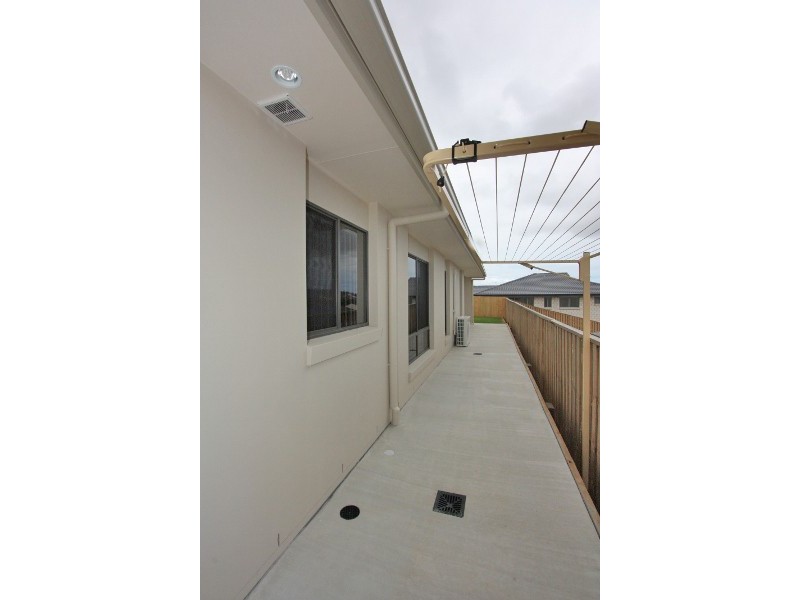 39 FORTESCUE ST, Pacific Pines QLD 4211