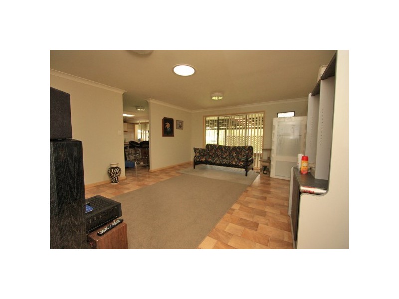 5 CARNATION WAY, Gaven QLD 4211