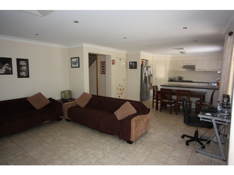 17  Soward Ct, Pacific Pines QLD 4211