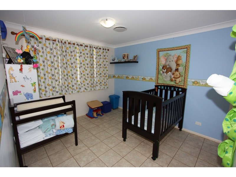 17  Soward Ct, Pacific Pines QLD 4211