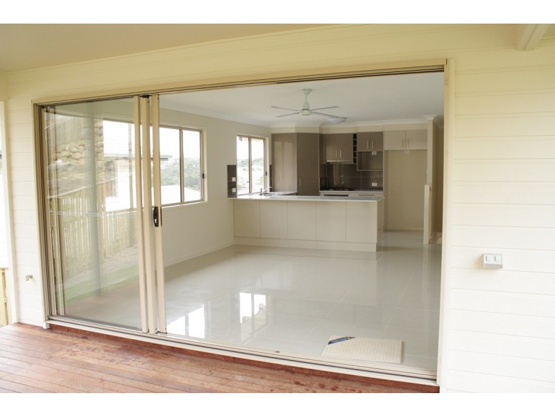 33  HADRIAN ST, Pacific Pines QLD 4211