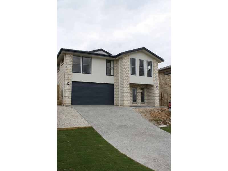 35 HADRIAN CR, Pacific Pines QLD 4211