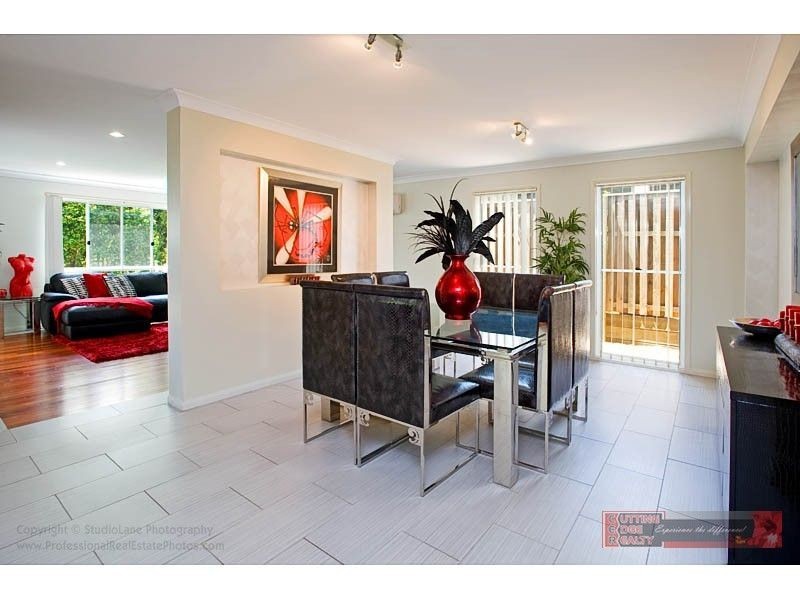8 Twynam Mews, Pacific Pines QLD 4211
