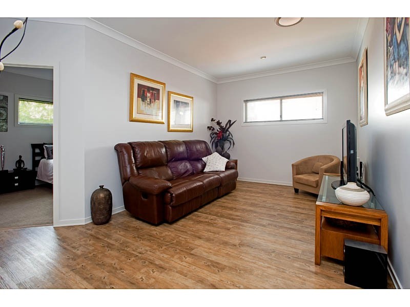 5 Drafters Cres, Maudsland QLD 4210