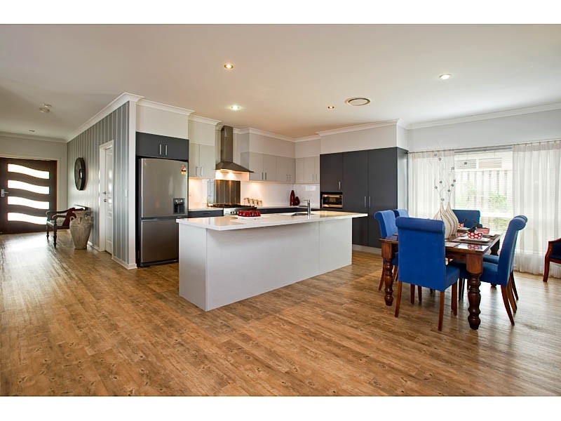 5 Drafters Cres, Maudsland QLD 4210