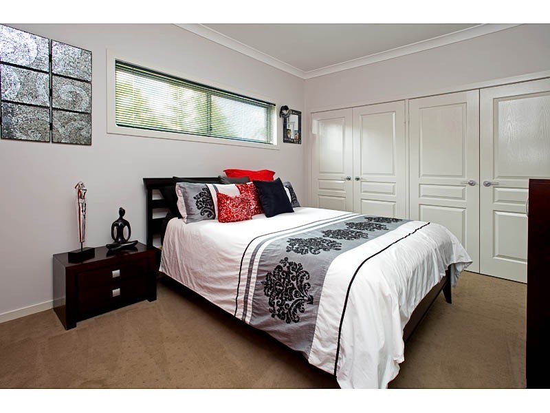 5 Drafters Cres, Maudsland QLD 4210