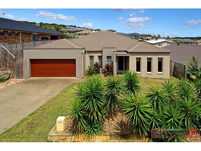 5 Minyon Court, Pacific Pines QLD 4211