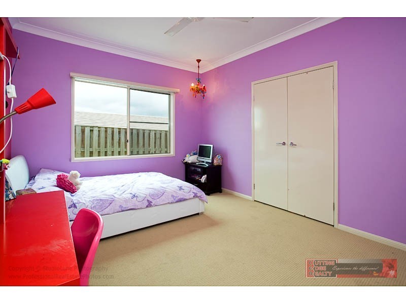 5 Minyon Court, Pacific Pines QLD 4211