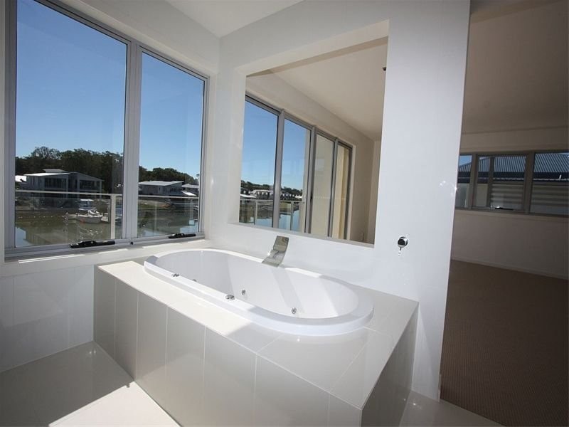 38 Buccaneer Way, Coomera Waters QLD 4209