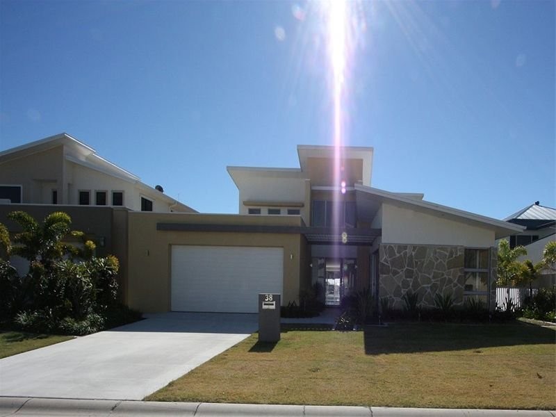 38 Buccaneer Way, Coomera Waters QLD 4209