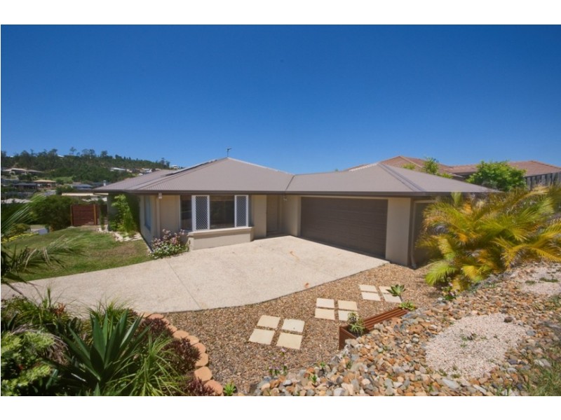 20 Kanangra Cres, Pacific Pines QLD 4211