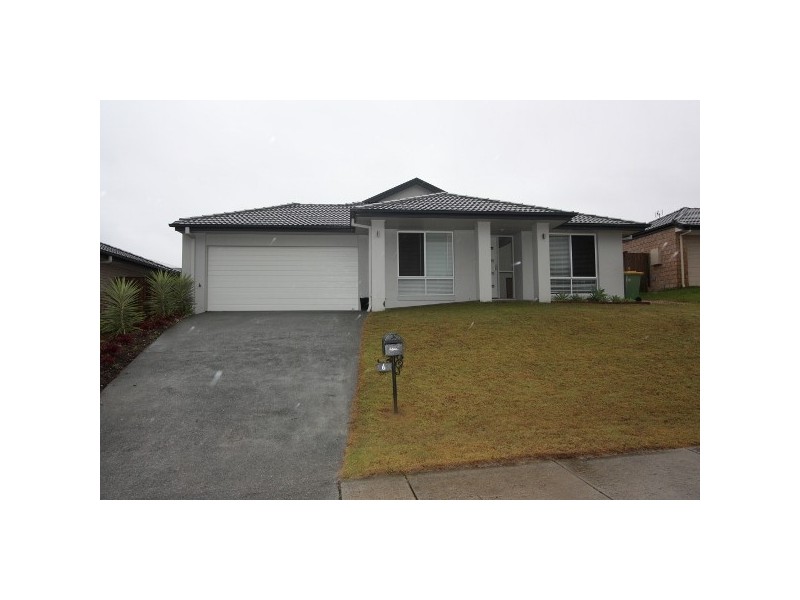 6 HAWKESBURY AVE, Pacific Pines QLD 4211