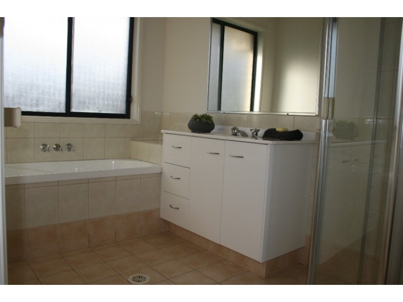 82 Greenway Blvd, Maudsland QLD 4210