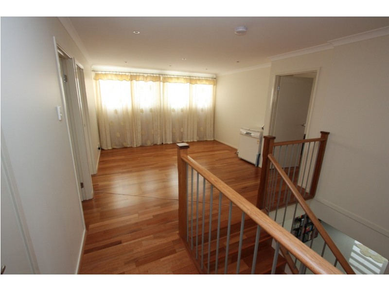 22 WILLUNGA ST, Pacific Pines QLD 4211