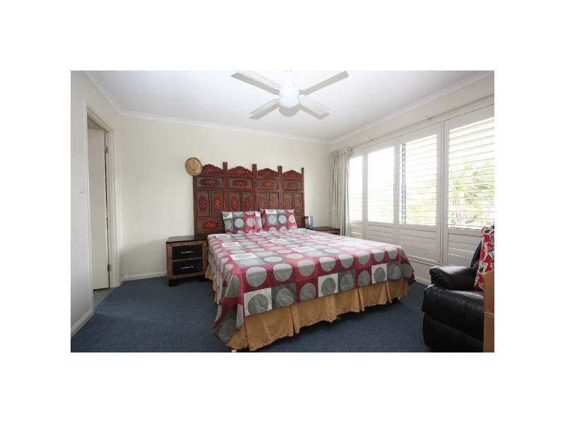 7  FEATHERTOP CRES, Pacific Pines QLD 4211