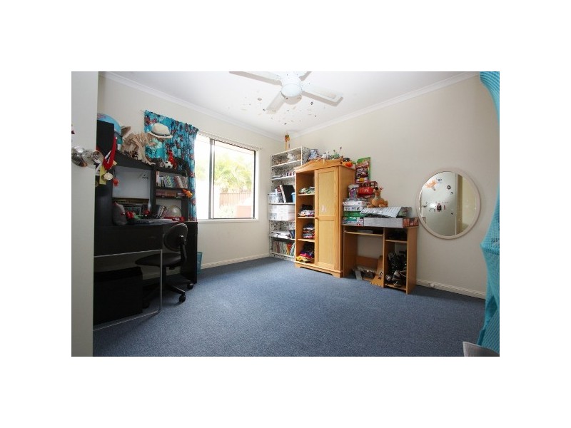 7  FEATHERTOP CRES, Pacific Pines QLD 4211