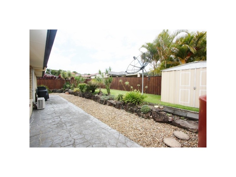 7  FEATHERTOP CRES, Pacific Pines QLD 4211