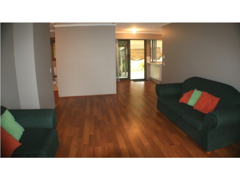 2/10 Paramount Place, Oxenford QLD 4210