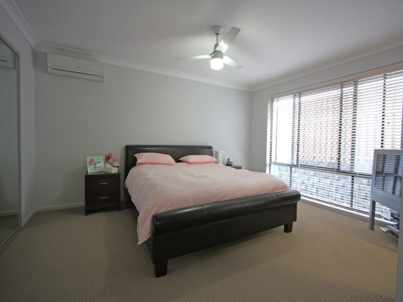 90 Wunburra Cct, Pacific Pines QLD 4211