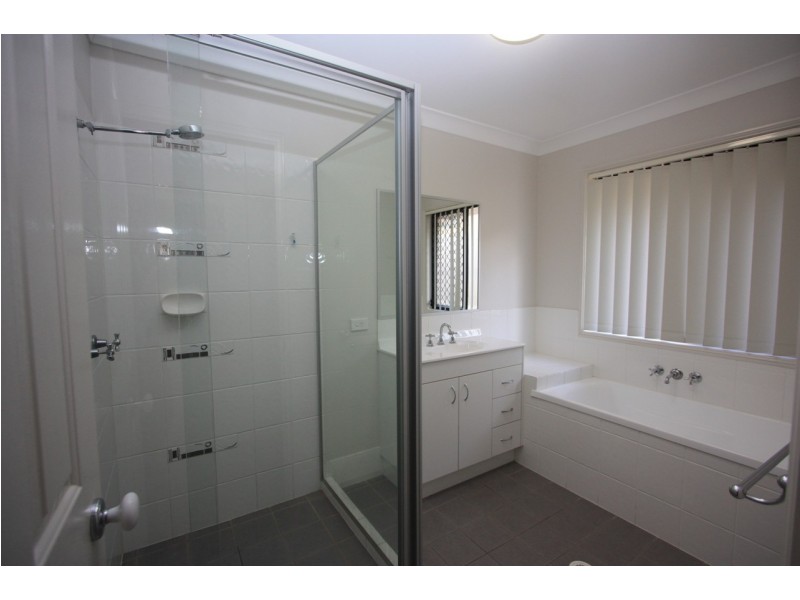 50 CODRINGTON CIRC, Pacific Pines QLD 4211
