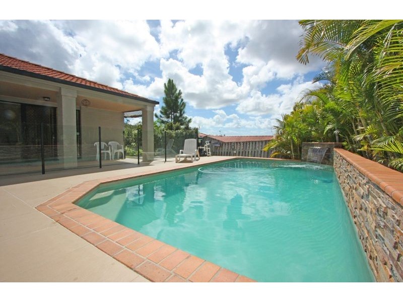10 Amanu Crescent, Pacific Pines QLD 4211