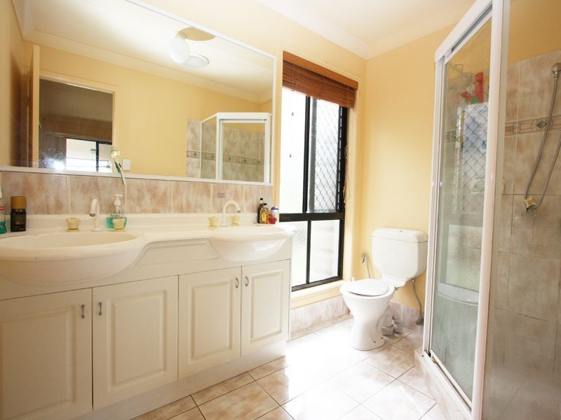 10 Amanu Crescent, Pacific Pines QLD 4211