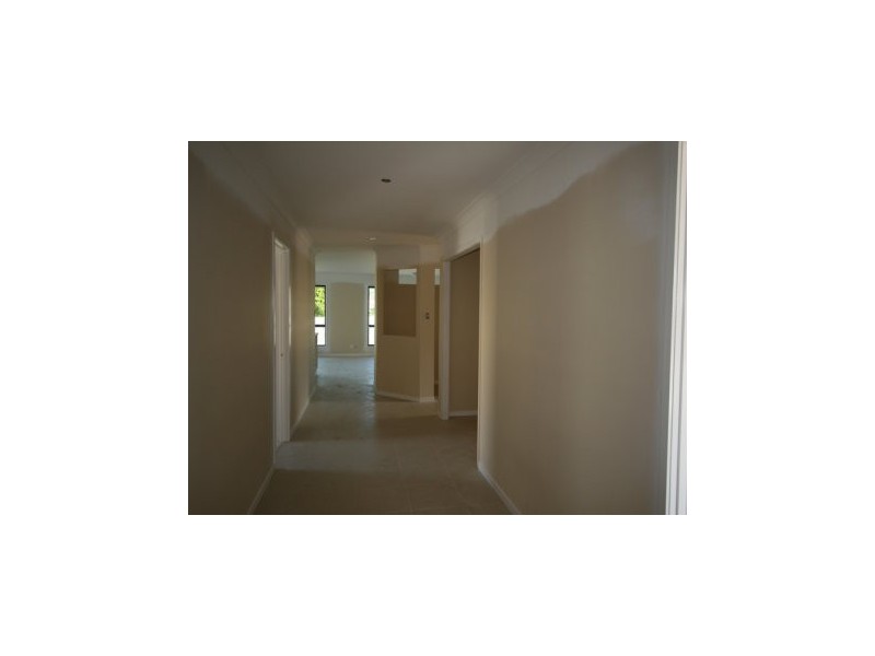 19 FLAMETREE CRES, Maudsland QLD 4210