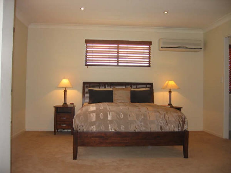 1/5 DINE ST, Upper Coomera QLD 4209