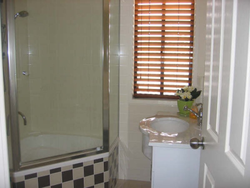 1/5 DINE ST, Upper Coomera QLD 4209