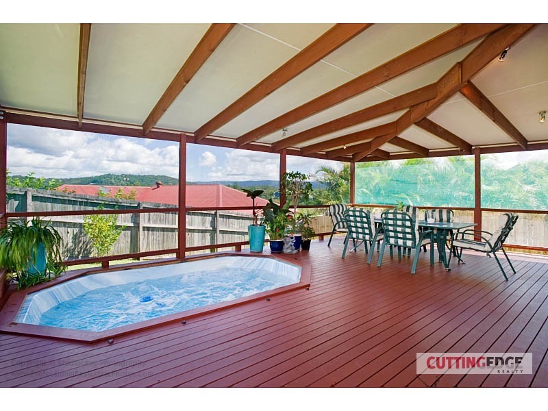180 Universal Drive, Oxenford QLD 4210