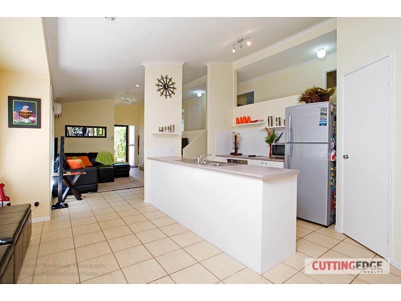 180 Universal Drive, Oxenford QLD 4210