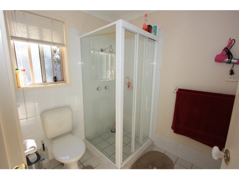 1 studio dr, Pacific Pines QLD 4211