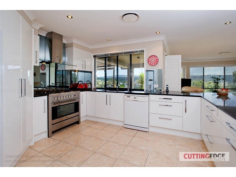 18 SALVADO DR, Pacific Pines QLD 4211
