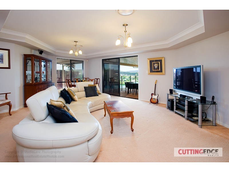 18 SALVADO DR, Pacific Pines QLD 4211