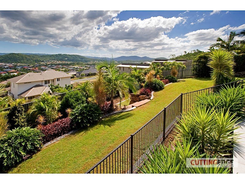 18 SALVADO DR, Pacific Pines QLD 4211