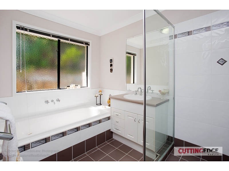 18 SALVADO DR, Pacific Pines QLD 4211