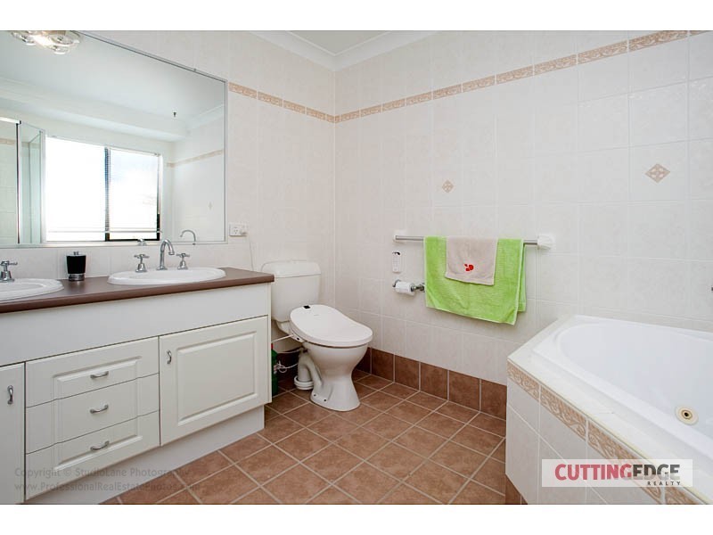 18 SALVADO DR, Pacific Pines QLD 4211