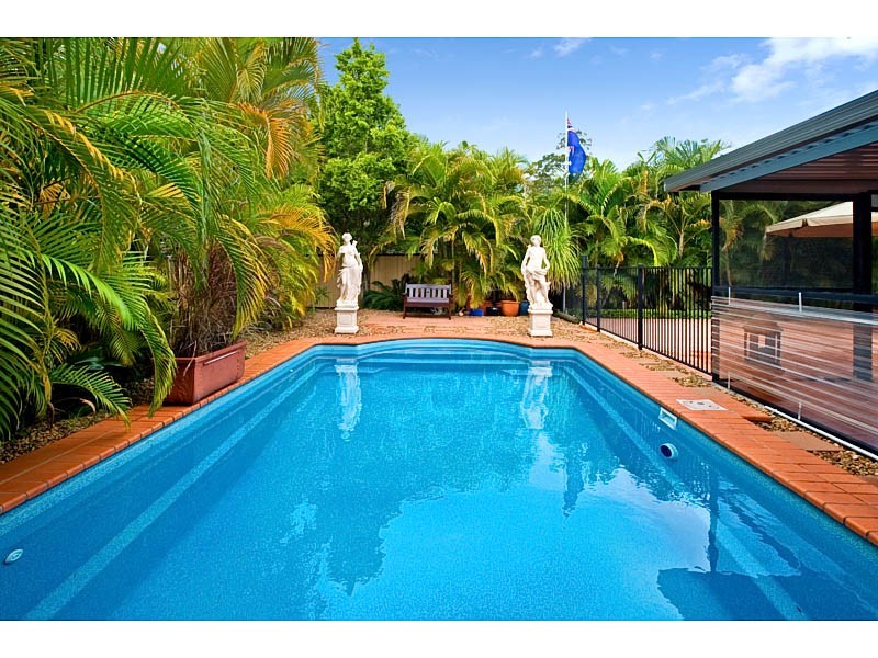 6 NAVUA COURT, Pacific Pines QLD 4211