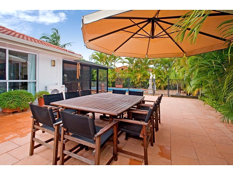 6 NAVUA COURT, Pacific Pines QLD 4211