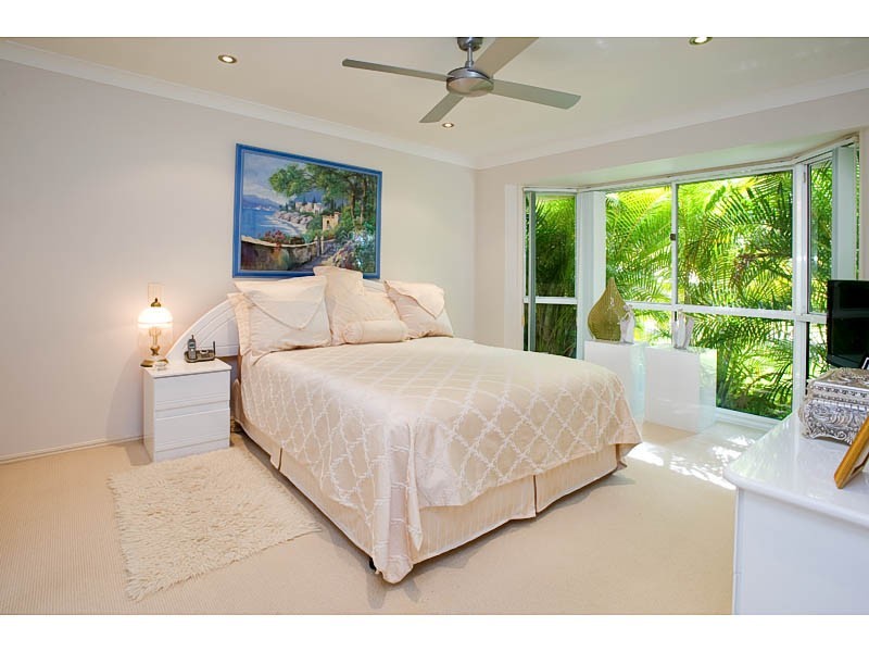 6 NAVUA COURT, Pacific Pines QLD 4211