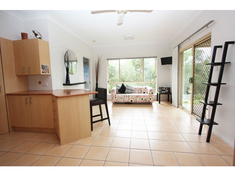 22 Manra Way, Pacific Pines QLD 4211