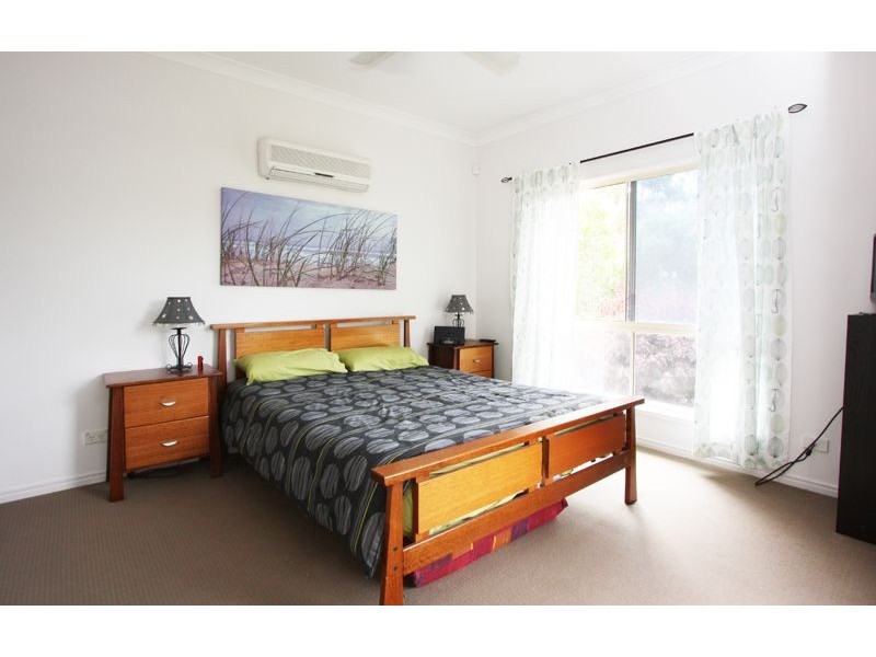 22 Manra Way, Pacific Pines QLD 4211