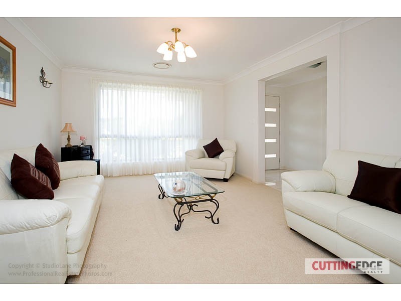 10 Wunburra Circle, Pacific Pines QLD 4211