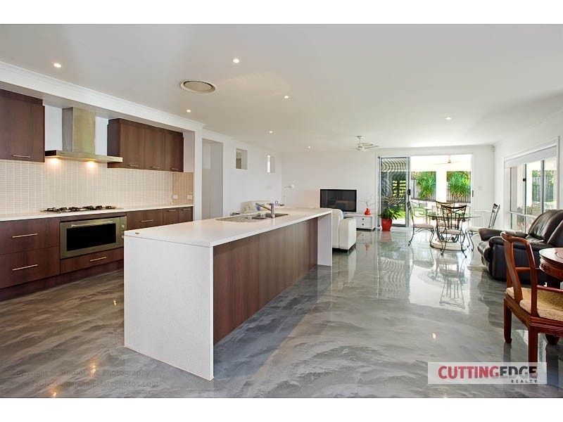16 PATHFINDER RD, Coomera Waters QLD 4209